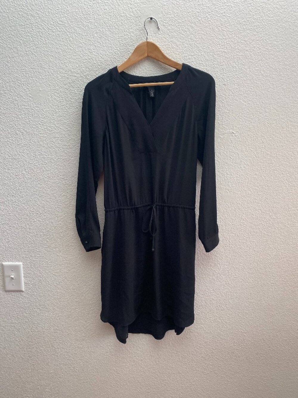 White House Black Market Long Sleeve V-Neck Dress Lined Size 4 Black Work Casual